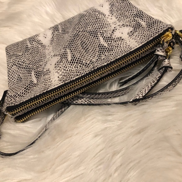 Snake print crossbody purse/ vegan/ animal print - Picture 4 of 5